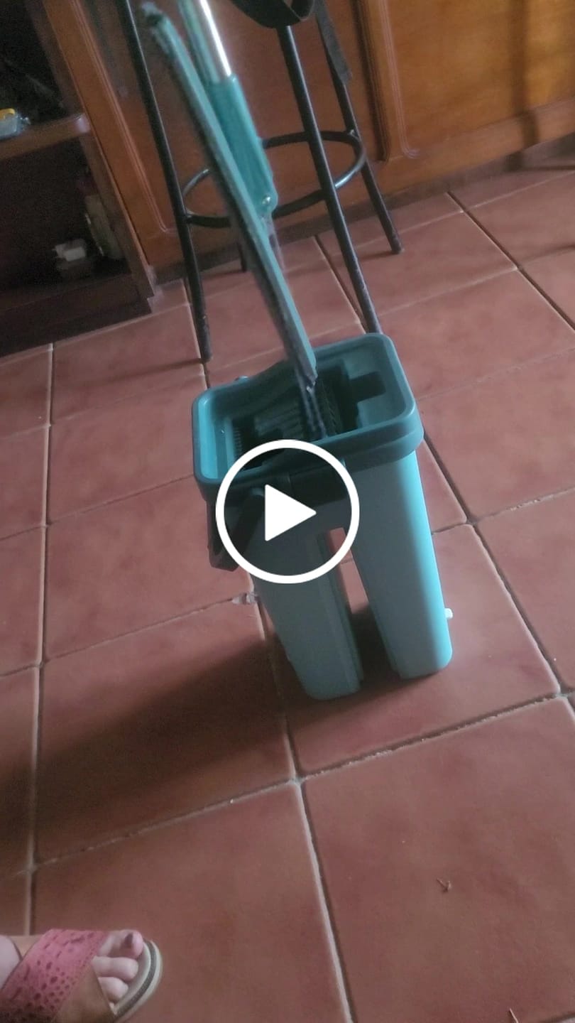 Customer video review of Mopa Tottori con Balde y 2 paños Marca Milhome