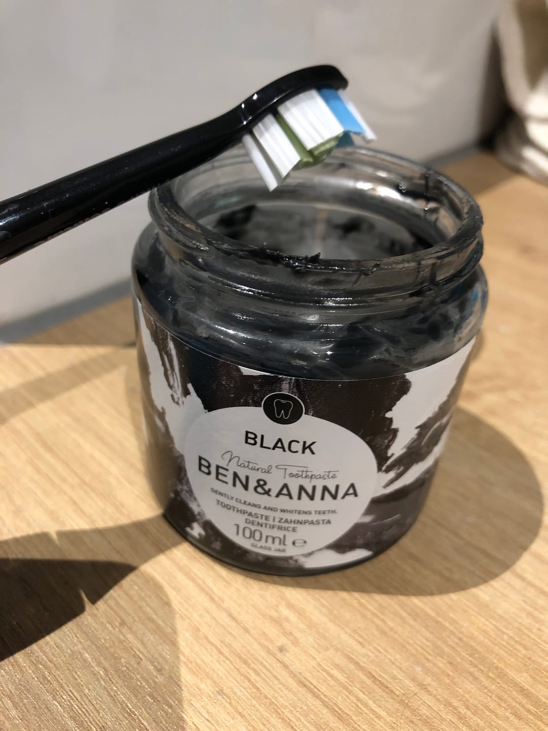 Customer photo review of ZAHNPASTA – BLACK OHNE FLUORID