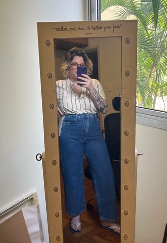 Giovanna F. review of Calça Jeans Reta Araçá Azul Médio image 1 out of 1