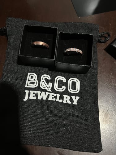 Customer photo review of Minimalist Tres Modified Wedding Rings