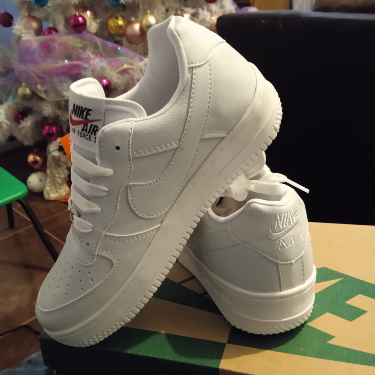 Customer photo review of Paq 6 Pares Tenis 270 Blanco Total 25/28.5