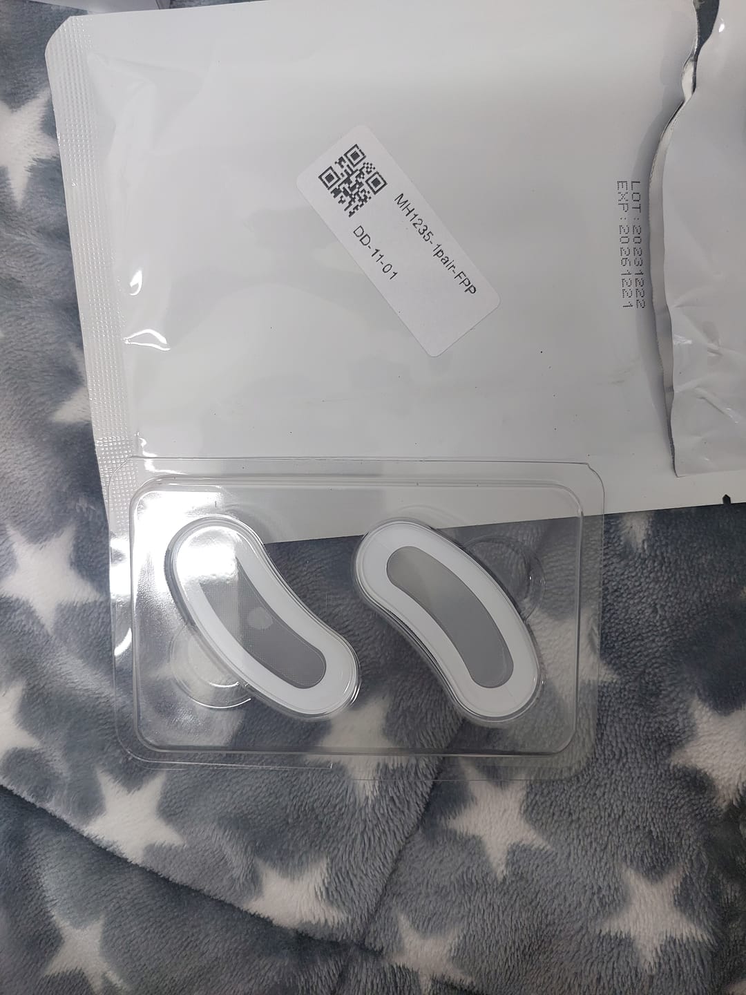 Customer photo review of Glov Serum-Infused Microneedle Eye Patches