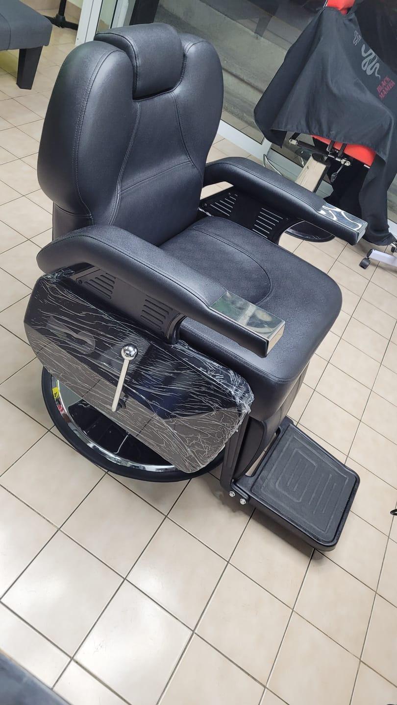 Customer photo review of Sillon de Barbero Neumatico para Barberia, Peluqueria o Estetica Negro