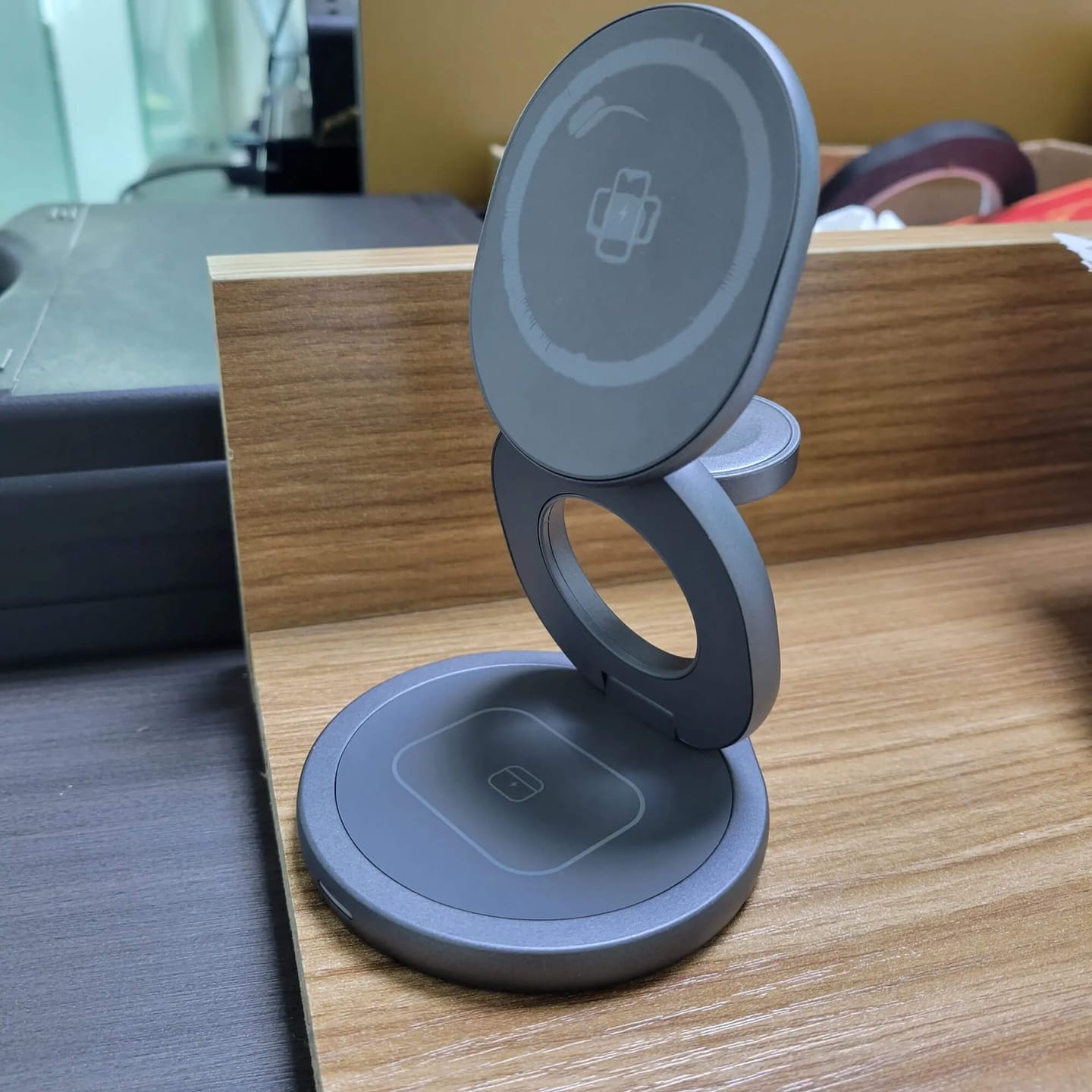 Customer photo review of MagFold Twist Qi2
