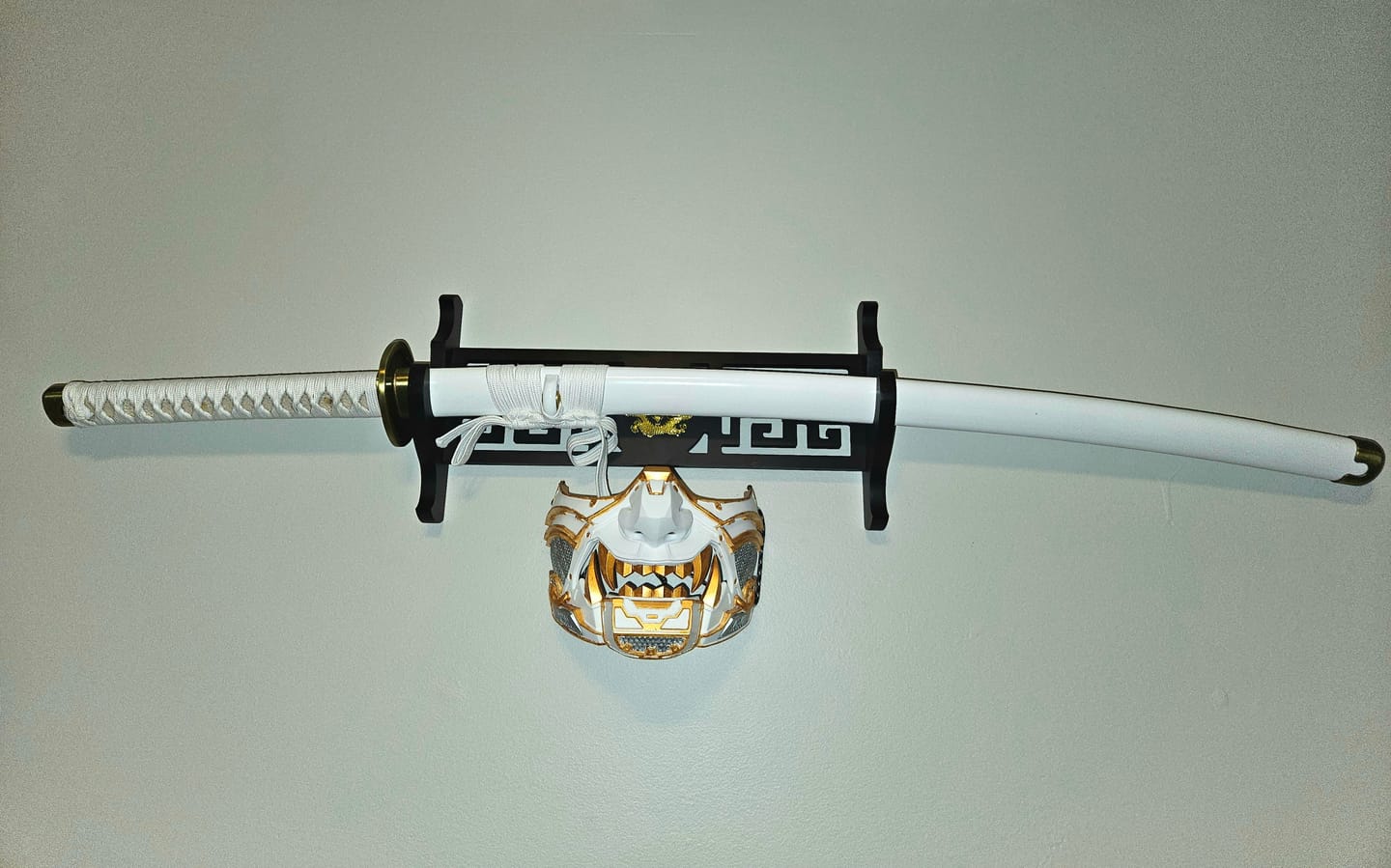 Customer photo review of Wado Ichimonji Zoro Katana One Piece T10 Steel Mirror Finish