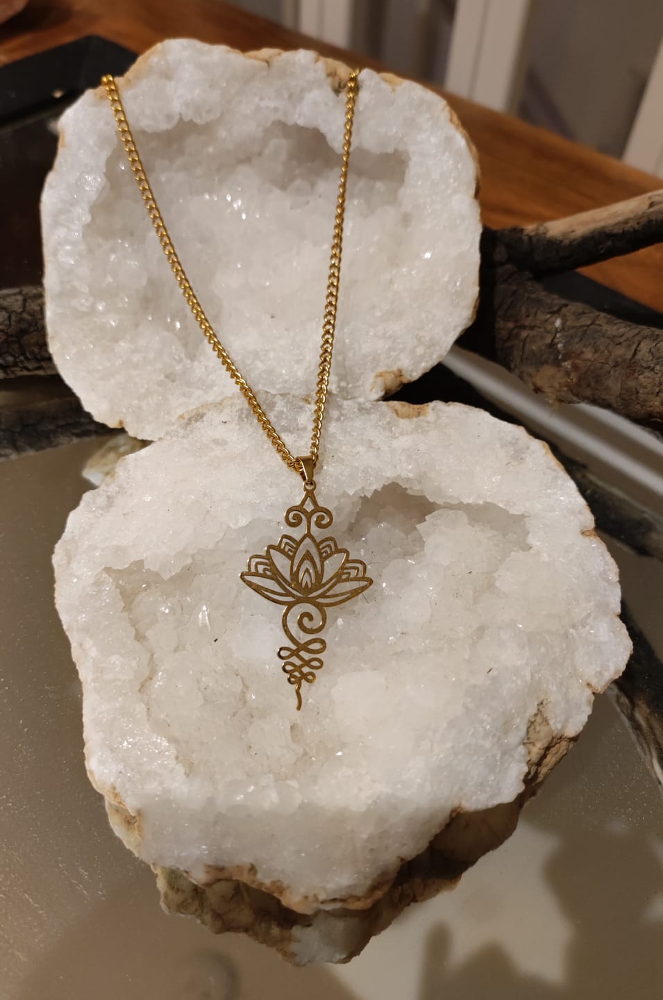 Customer photo review of Pendentif "Lotus Unalome"