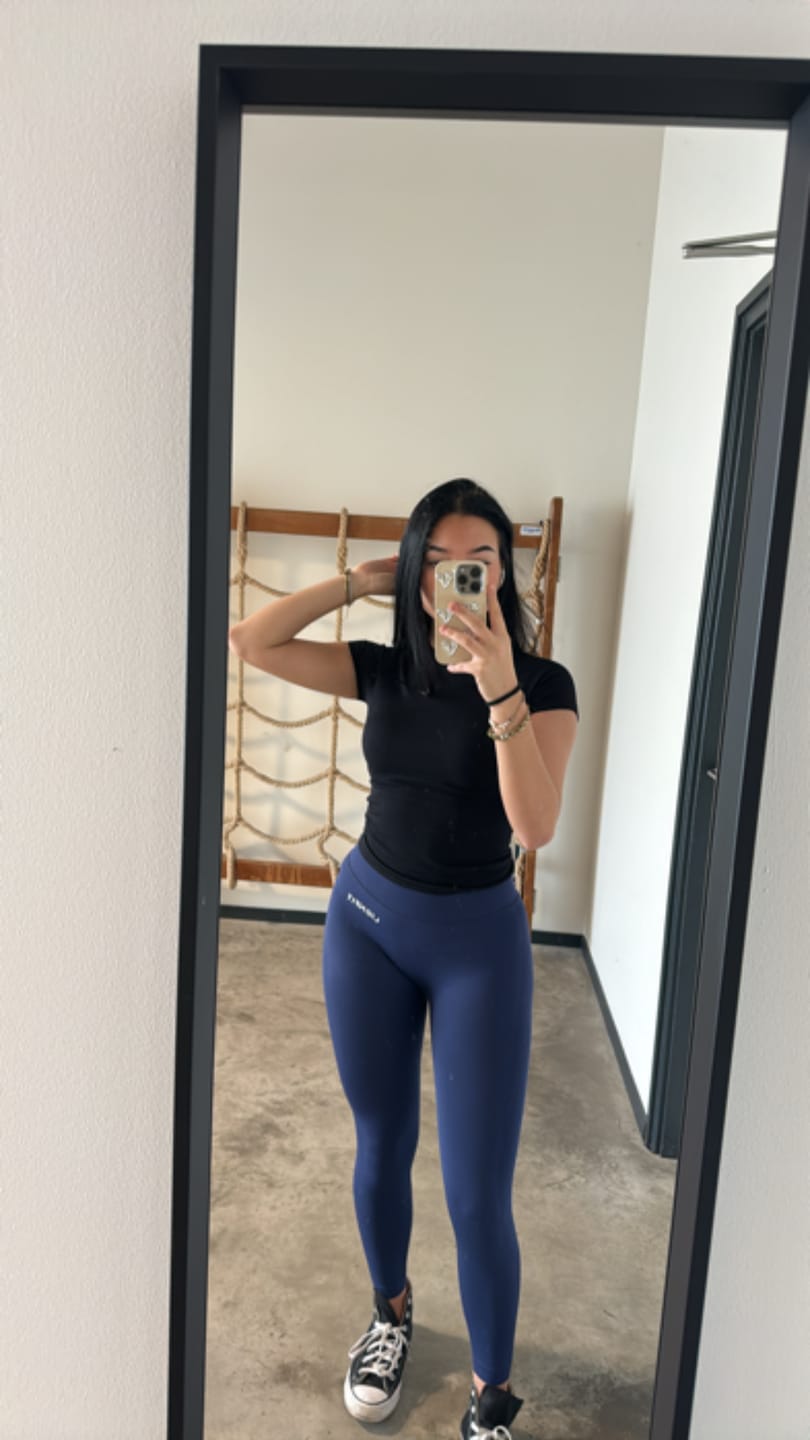 Customer photo review of Nala Seamless Leggings Blue