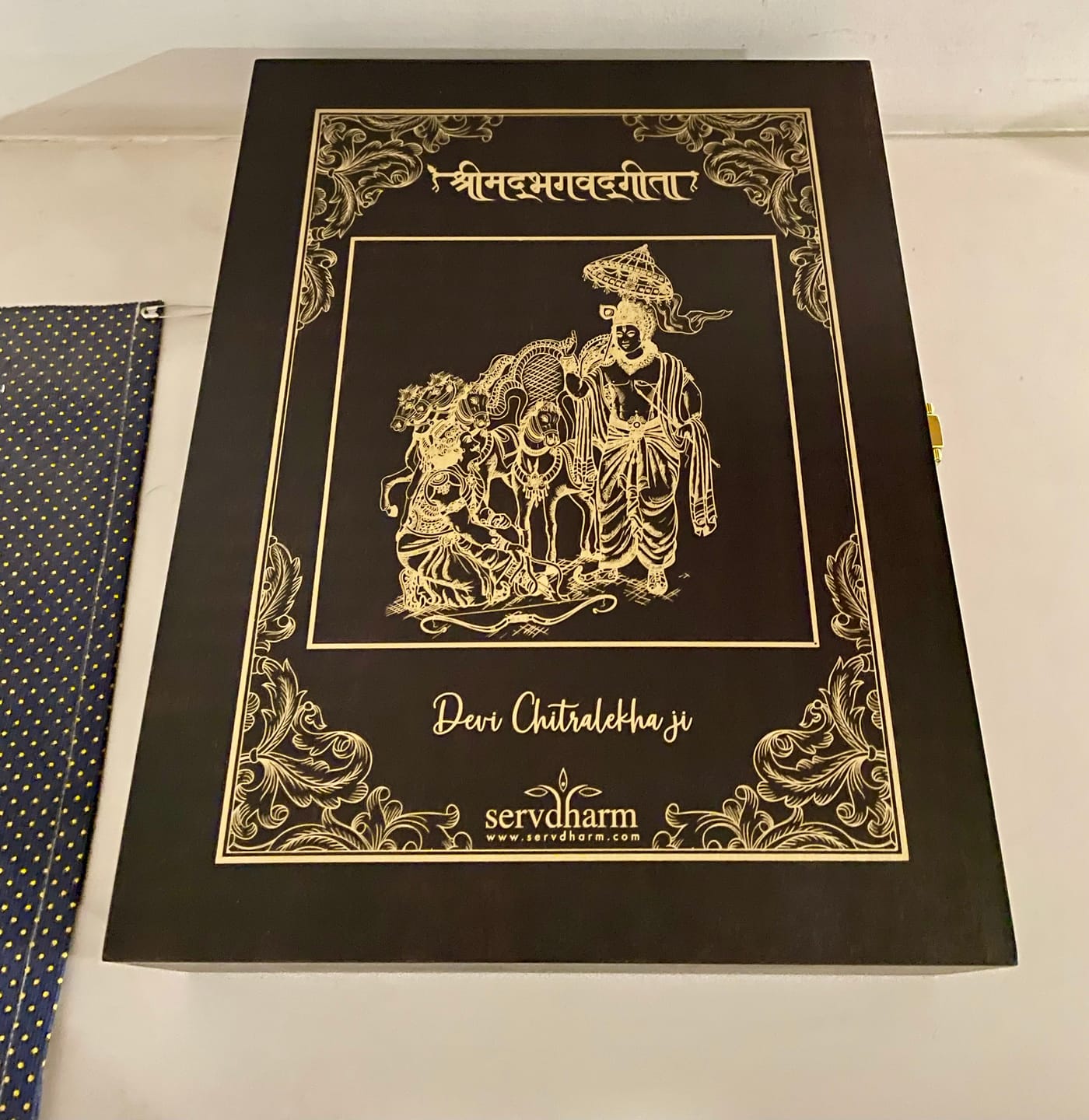 Customer photo review of Premium Bhagavad Gita in a Wooden Gift Box- (Lord Krishna and Arjuna Art on Box) Collector's Edition | 700 Original Verses in Sanskrit, Hindi and English Translation