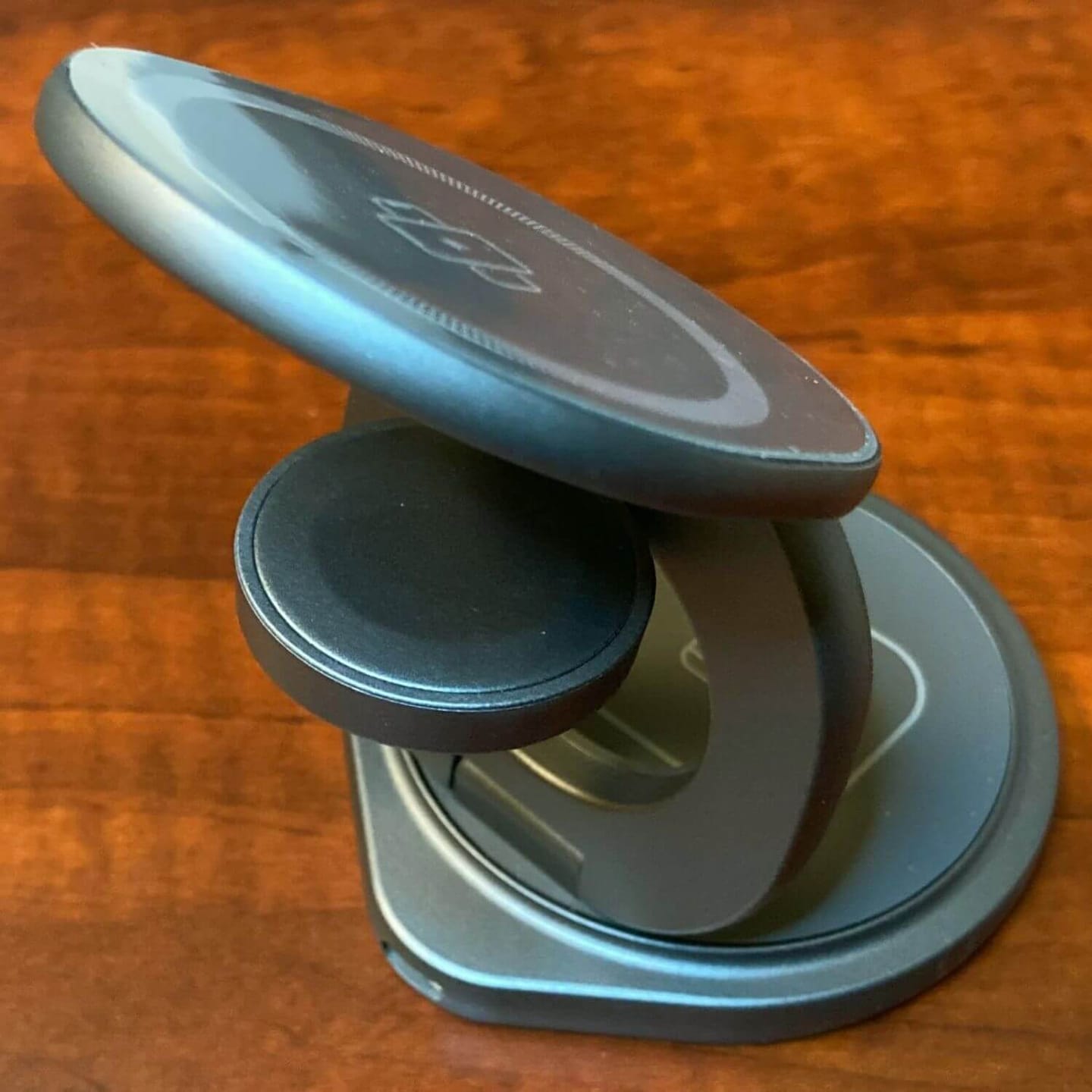 Customer photo review of MagFold Twist Qi2
