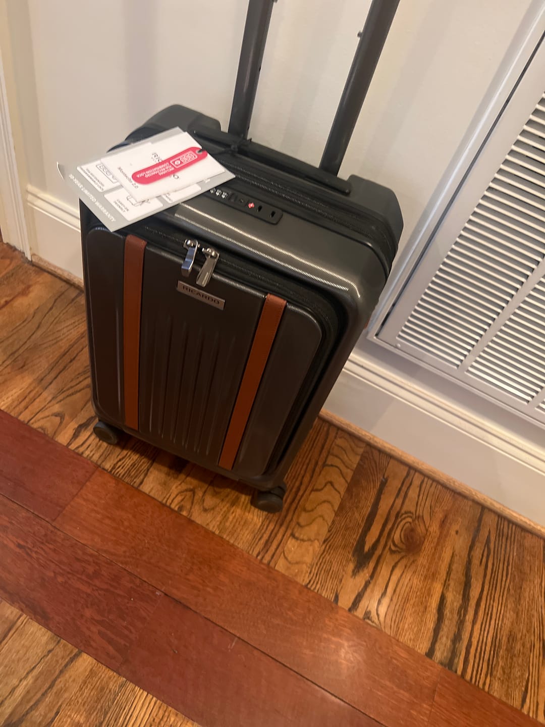 Customer photo review of Montecito 2.0 Hardside Medium Check in Expandable Spinner