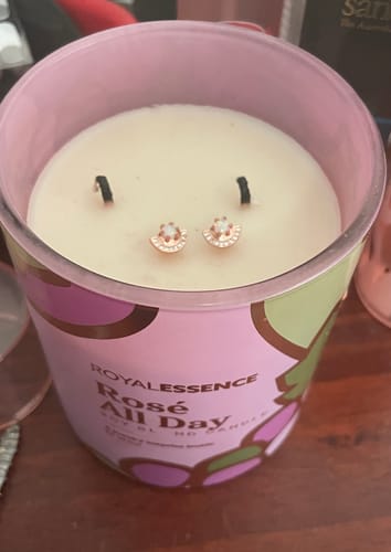 Customer photo review of Rose All Day (Candle)