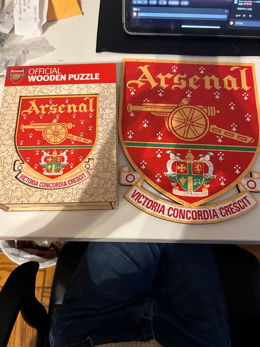 Customer photo review of Arsenal FC® Retro Logo - Wooden Puzzle