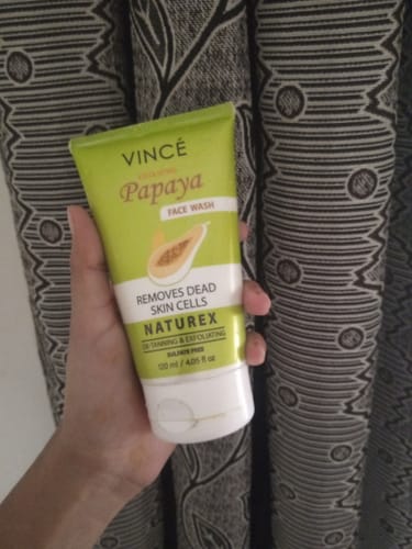 Customer photo review of EXFOLIATING Papaya Face Wash