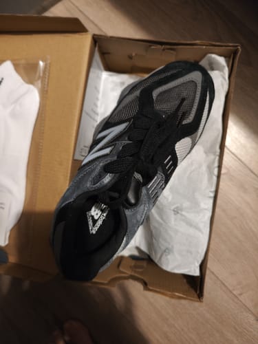Customer photo review of New Balance 9060 BLACK CASTLEROCK