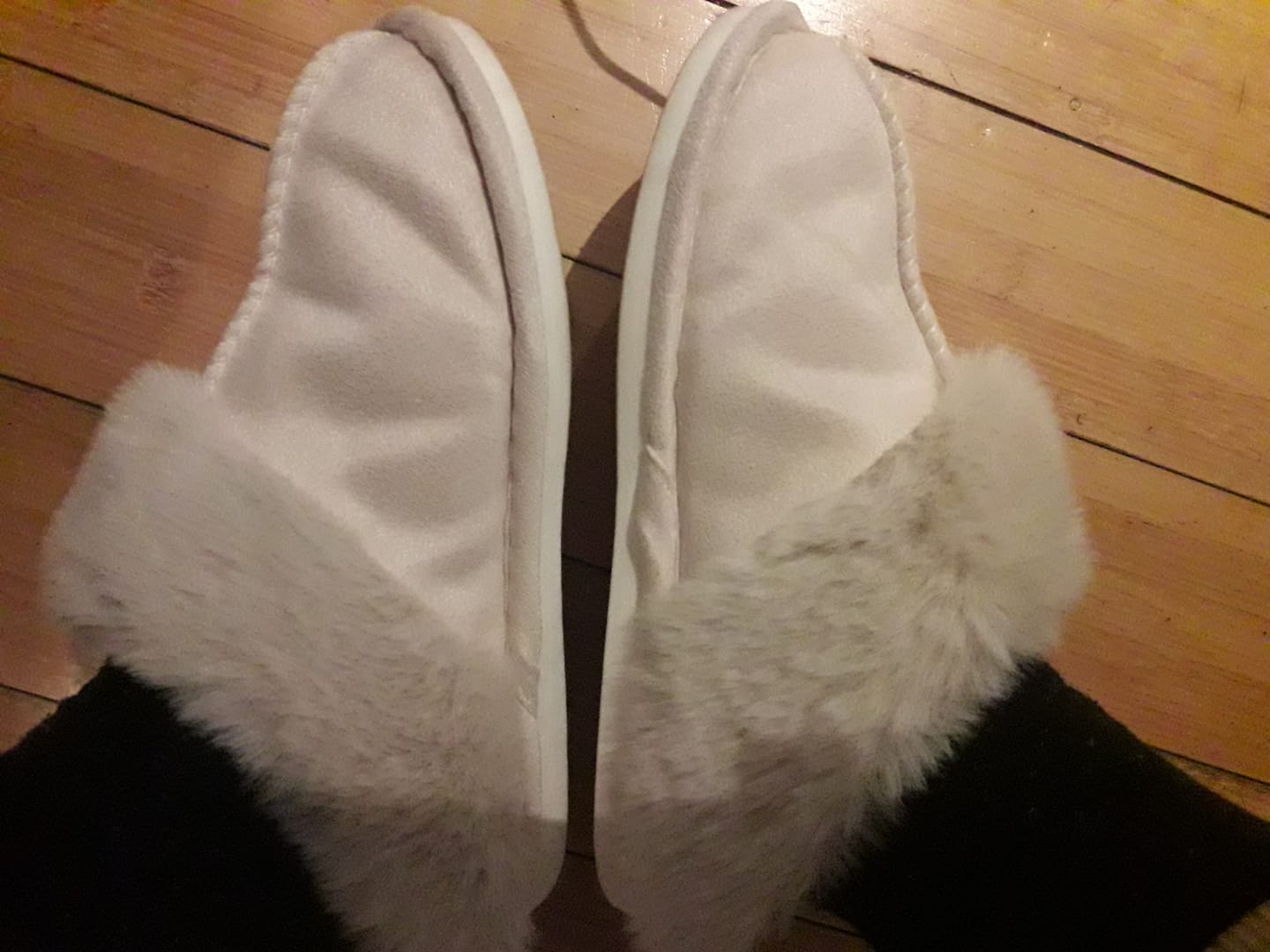 Customer photo review of Nordic Comfy Slippers