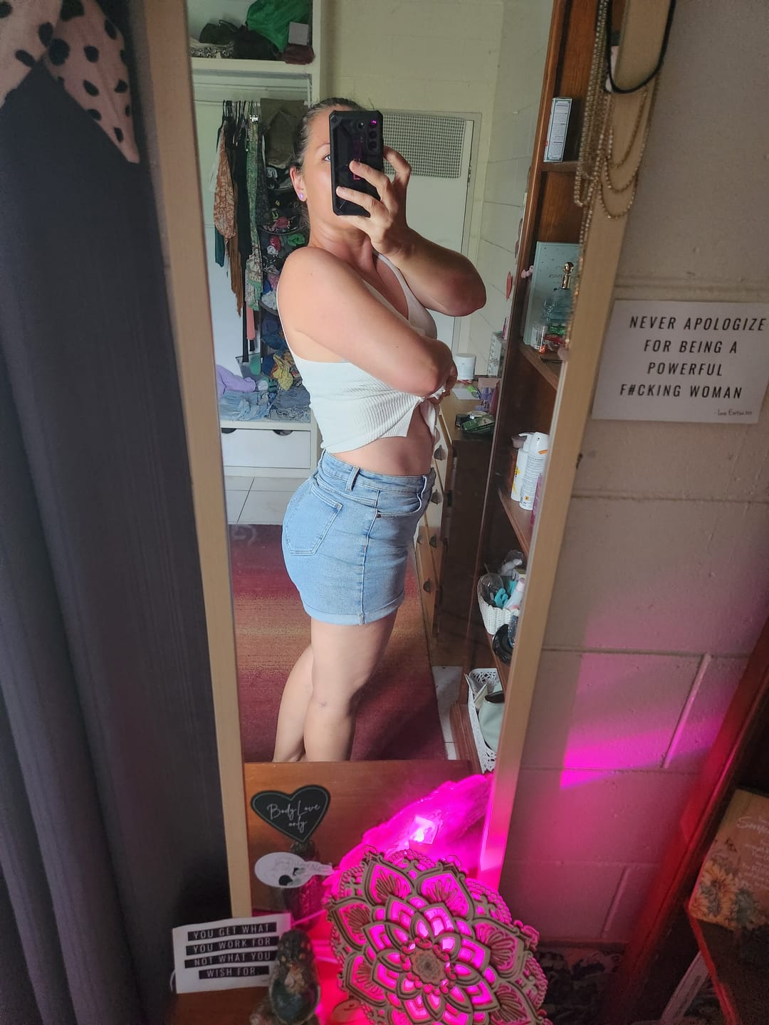 Customer photo review of Impact Classic Jeans Shorts - Acid Wash Blue