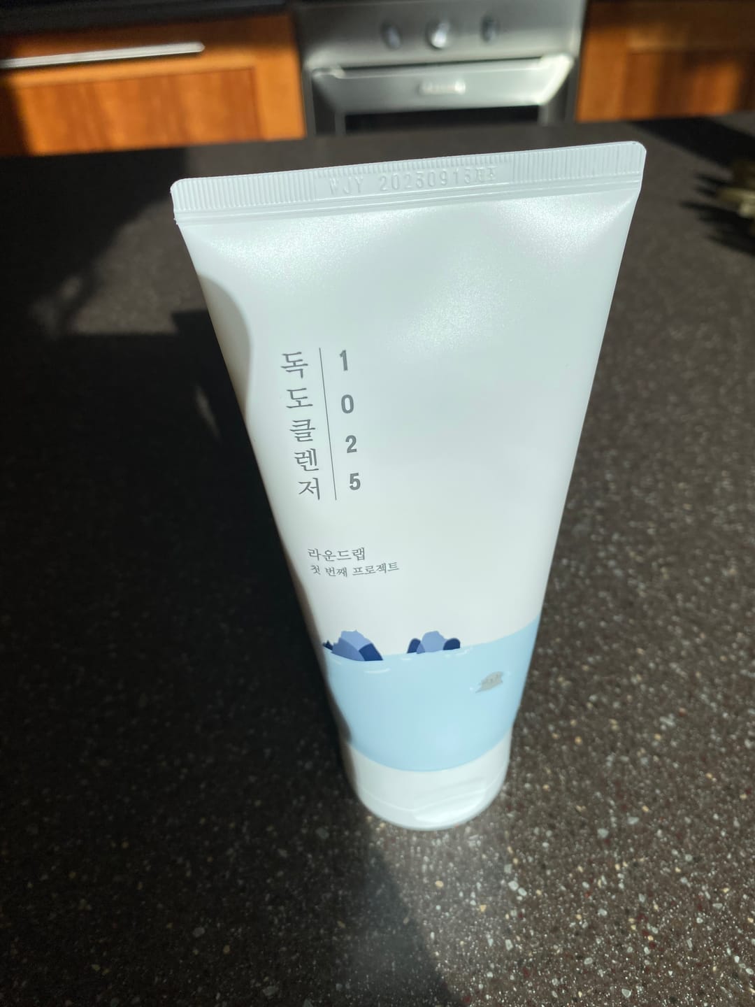 Customer photo review of [ROUNDLAB] 1025 Dokdo Cleanser 150ml