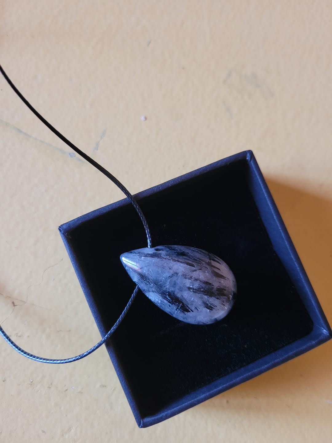 Customer photo review of Pendentif en Quartz Tourmaline