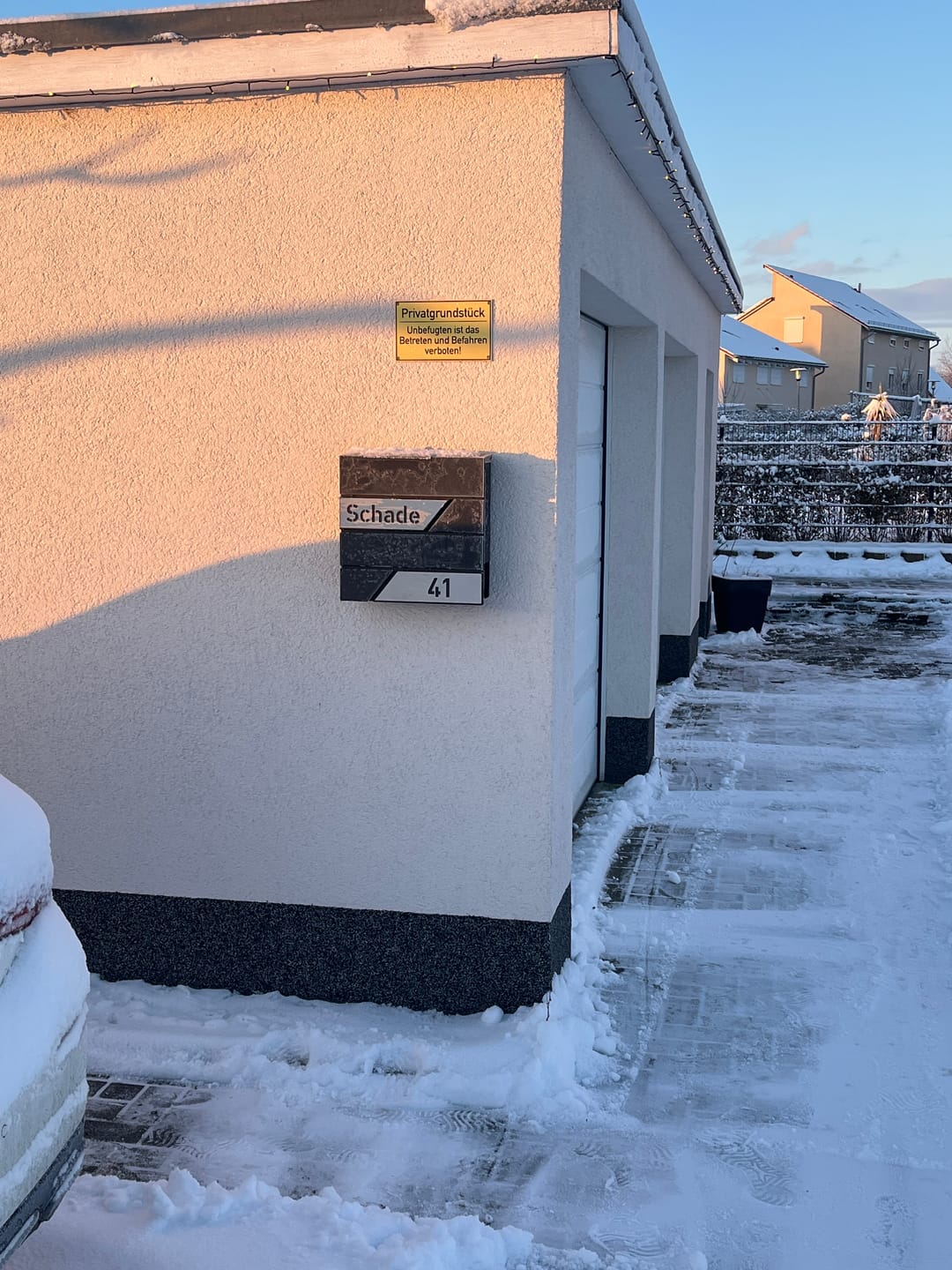 Customer photo review of AlbersDesign Briefkasten B1 Eisenglimmer (DB703) personalisiert mit Edelstahl-Schildern
