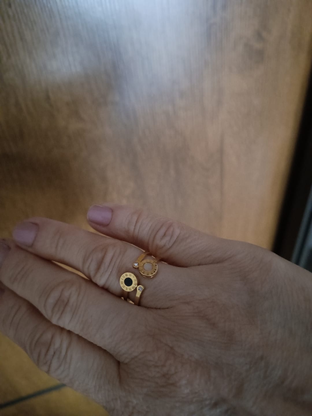 Customer photo review of Anel Romanos Venice Banhado em Ouro 18K
