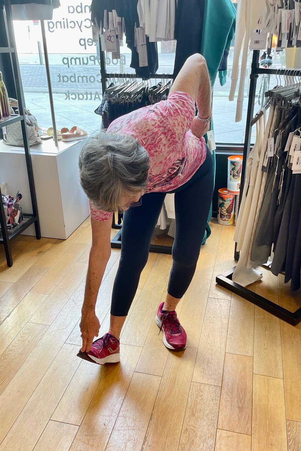 Customer photo review of Bronze - Manhattan Ultra Form Fit High-Waist Leggings