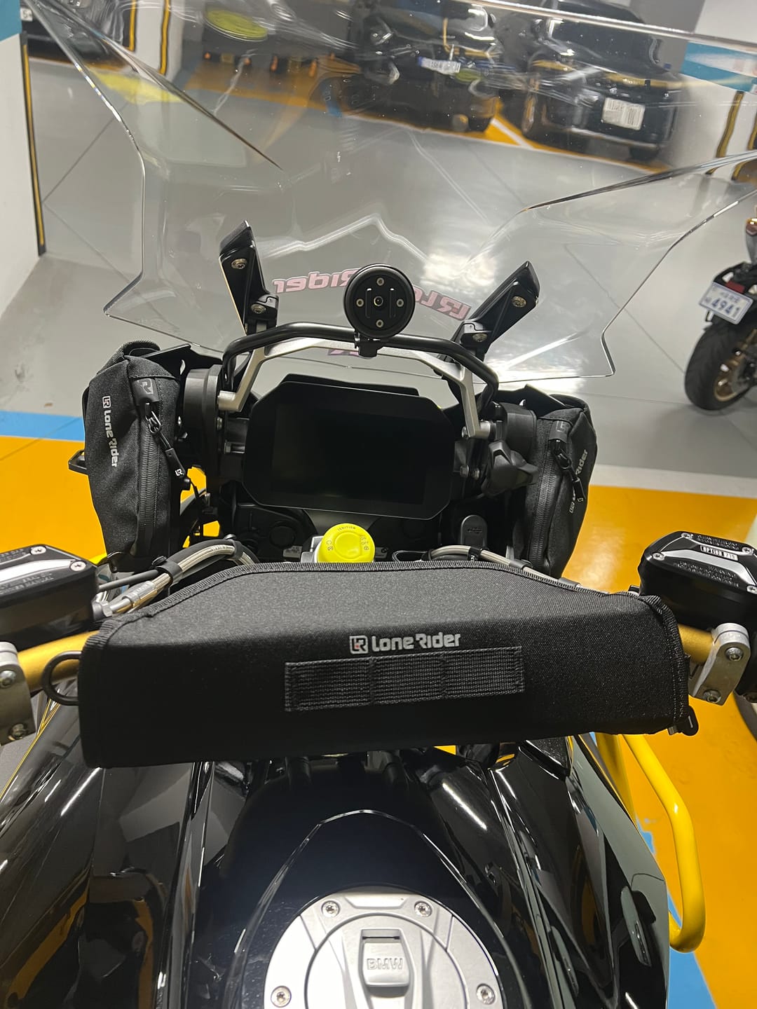 Customer photo review of Cockpit Hangry Pouch Set - BMW R1200/1250 GS / GS Adventure