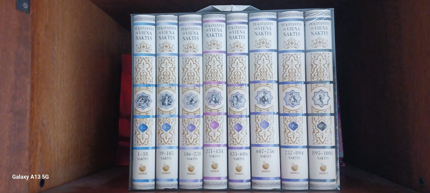 Customer photo review of Tūkstantis ir viena naktis: kolekcinis 8 tomų leidimas su iliustracijomis + dėžė!