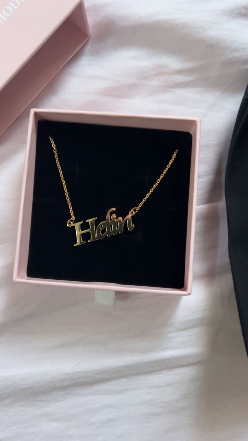 Customer photo review of Namenskette Waagerecht | 18K vergoldet