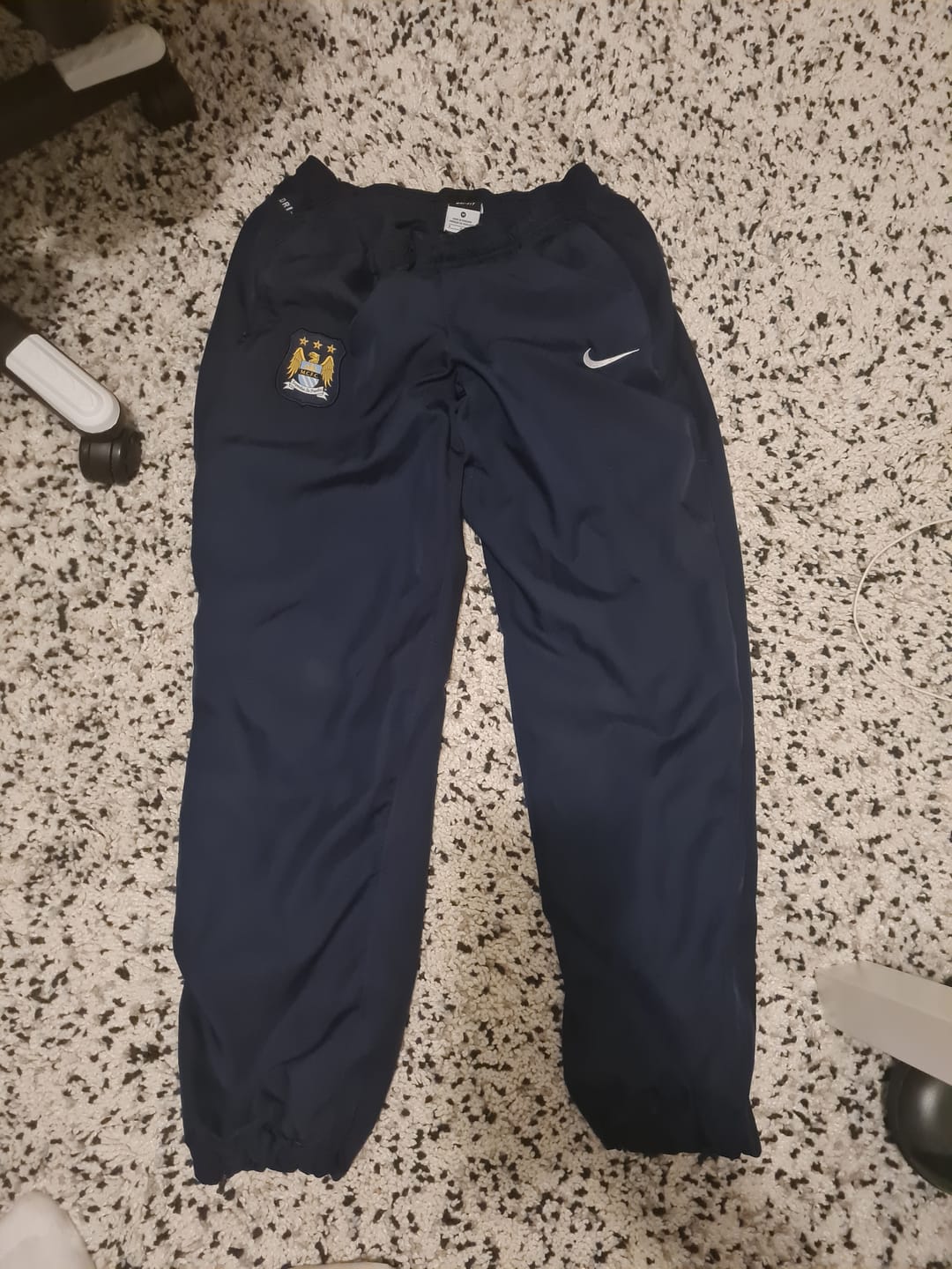 Customer photo review of Vintage 00s Nike Man Ciry Trackpants Navy - (S)