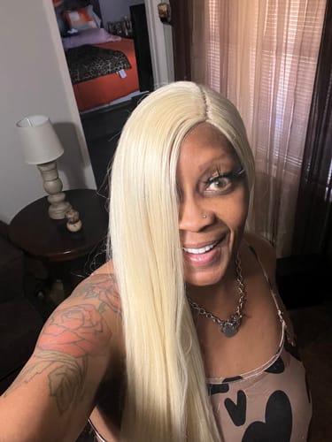Customer photo review of Monifa- Premium 100% Human Hair Blend Lace Front Wig by Laude & Co.