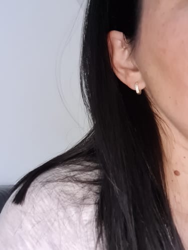 Customer photo review of Eliz Mini Creolen