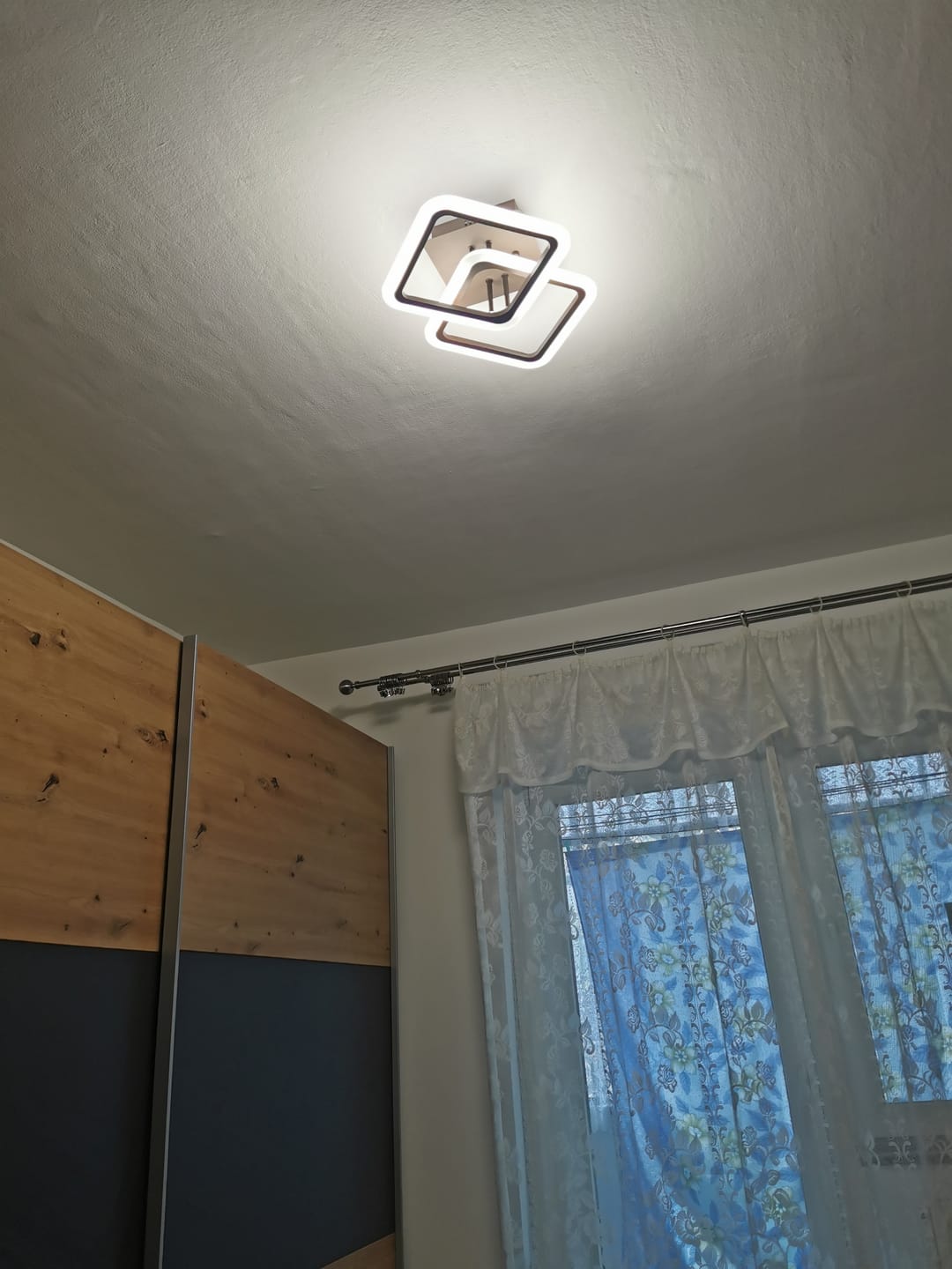 Customer photo review of Lustra LED 1+1 Square Design Alb Echivalent 300W Telecomanda