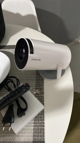 Customer photo review of מקרן ביתי חכם עם מערכת אנדרואיד רמקול מובנה - תומך באיכות 4K