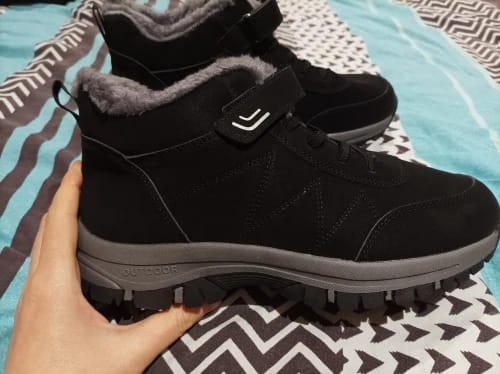 Customer photo review of OrthoRelief - Wärmender Outdoor- & Wanderstiefel