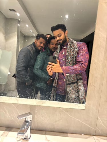Customer photo review of Pashtush Mens Ethnic Fine Extra Soft Stole (70 X 200 Cm ) Black