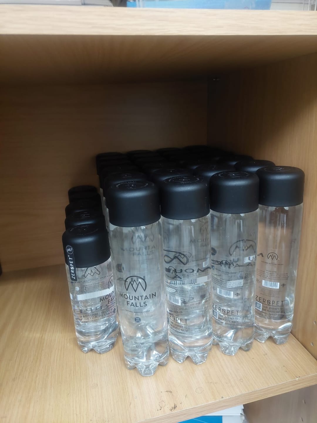 Customer photo review of 500ml Still Mineral Water- ZEROPET Bottle (Pack of 24)