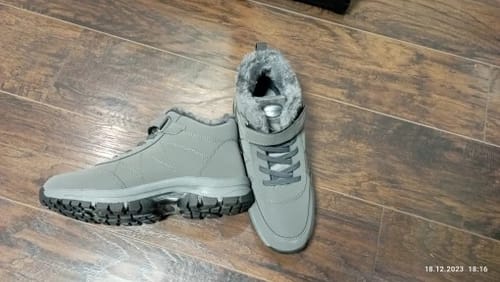 Customer photo review of OrthoRelief - Wärmender Outdoor- & Wanderstiefel