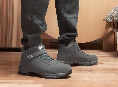 Customer photo review of OrthoRelief - Wärmender Outdoor- & Wanderstiefel