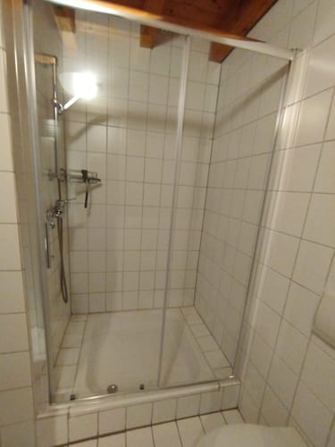 Customer photo review of SONNI Dusche Nischentür Schiebetür mit Rahmen ESG Glastür 100-170cm Höhe 185cm