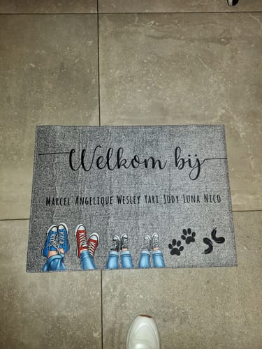 Customer photo review of Schoenen en poten - Gepersonaliseerde deurmat
