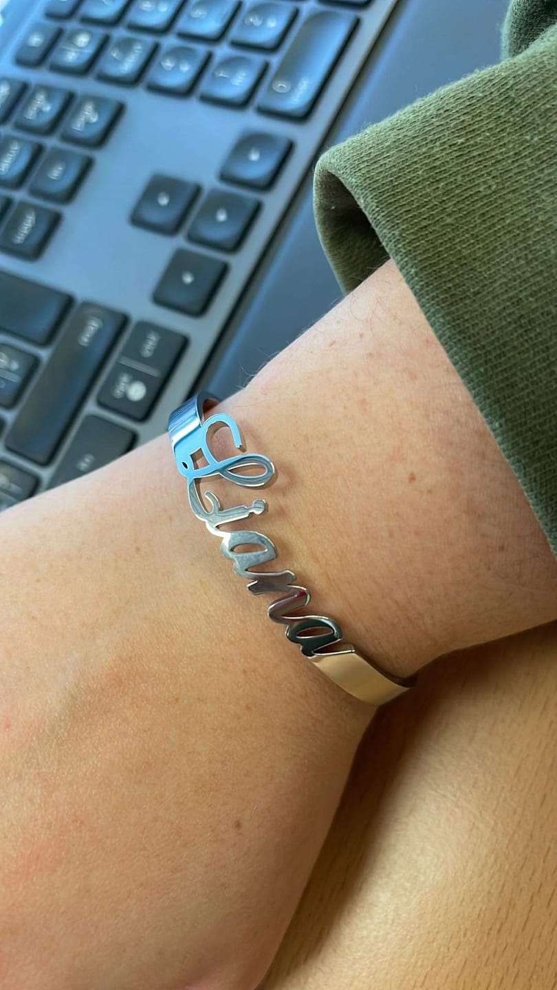 Customer photo review of Bracelet Jonc Ouvert Personnalisé