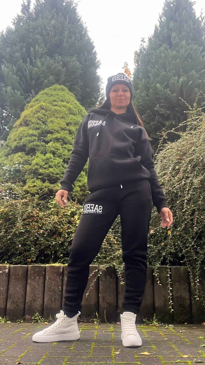 Customer photo review of SAEBIS® Herren Frühjahrs-Paket bestehend aus Ribbed Beanie | Lifestyle Zip Hoodie | Socken weiß