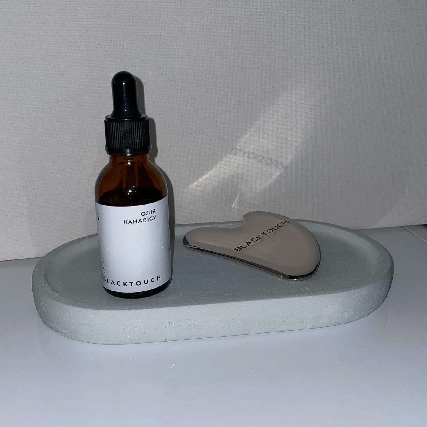 Customer photo review of Сталевий шкребок для гуа-ша масажу обличчя