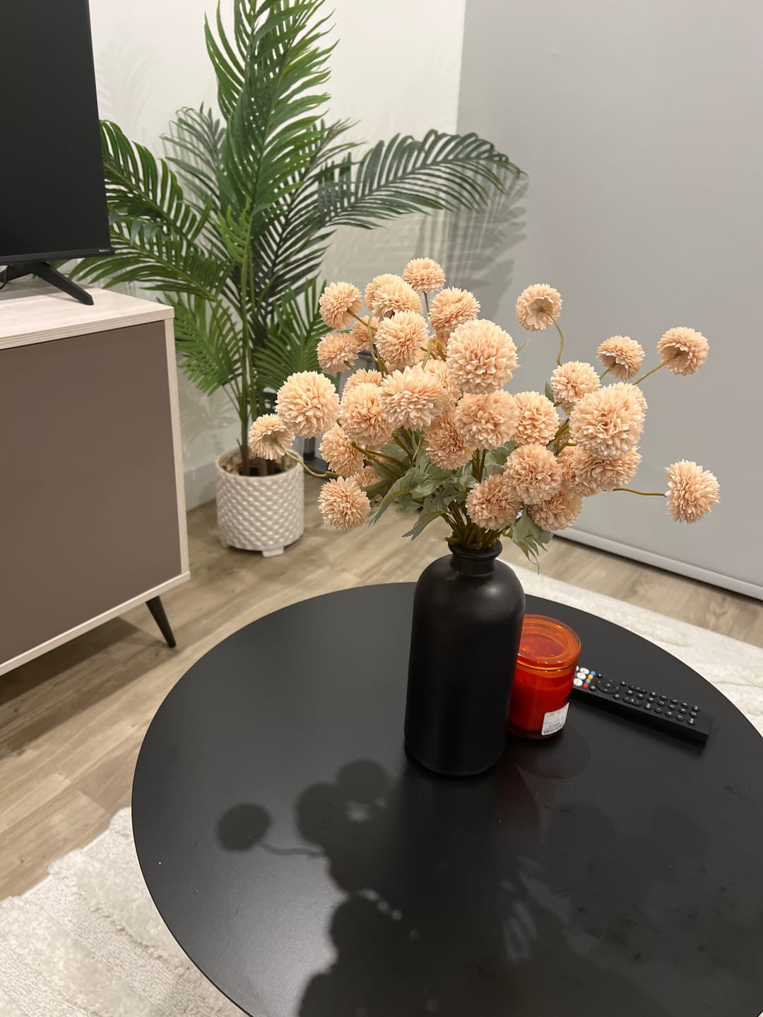 Customer photo review of Faux Kiku Flower - Cream (10 Stems)