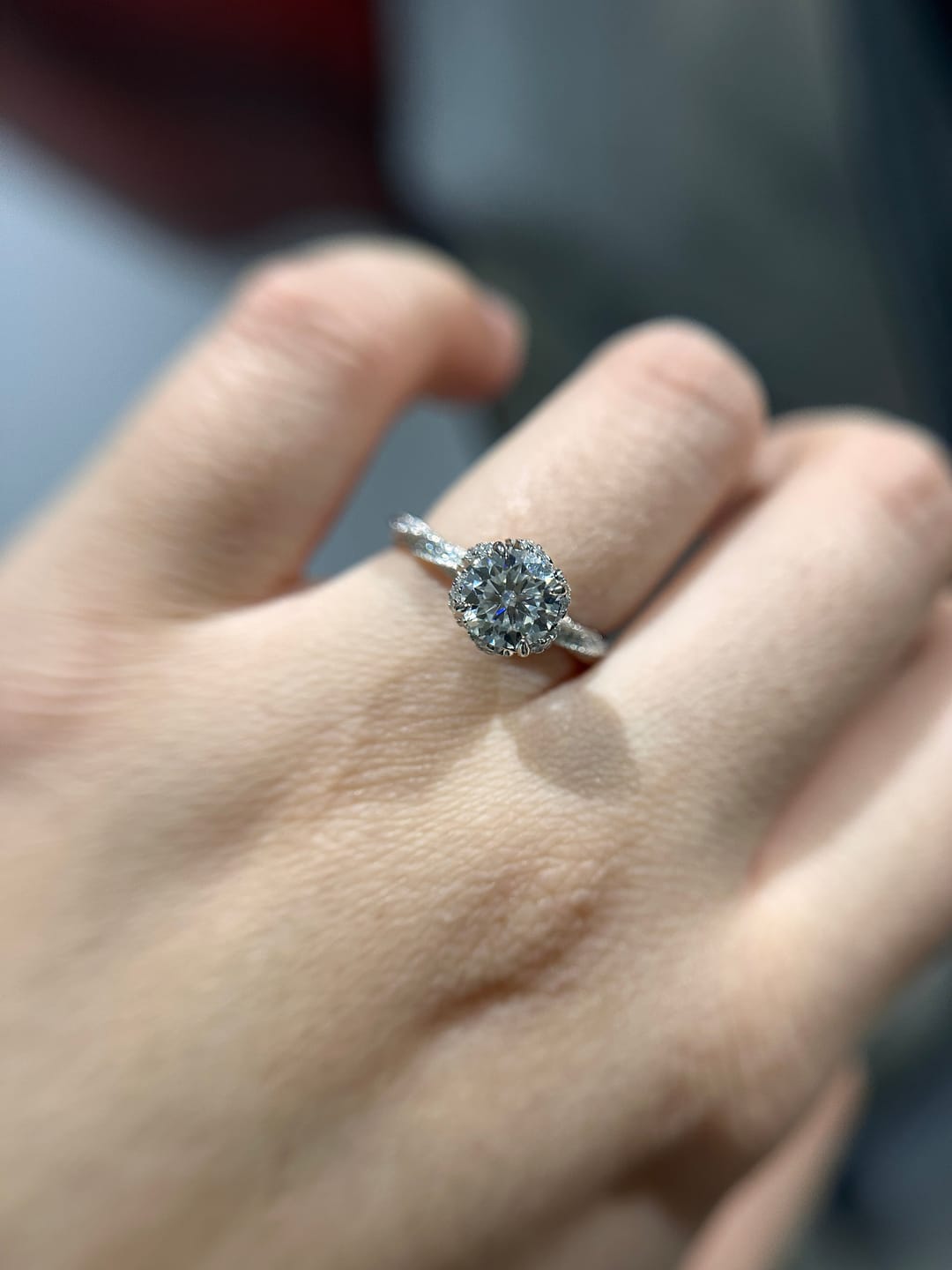Customer photo review of S925 Moissanite Flower Design 1.0 Carat Round Cut Engagement Ring