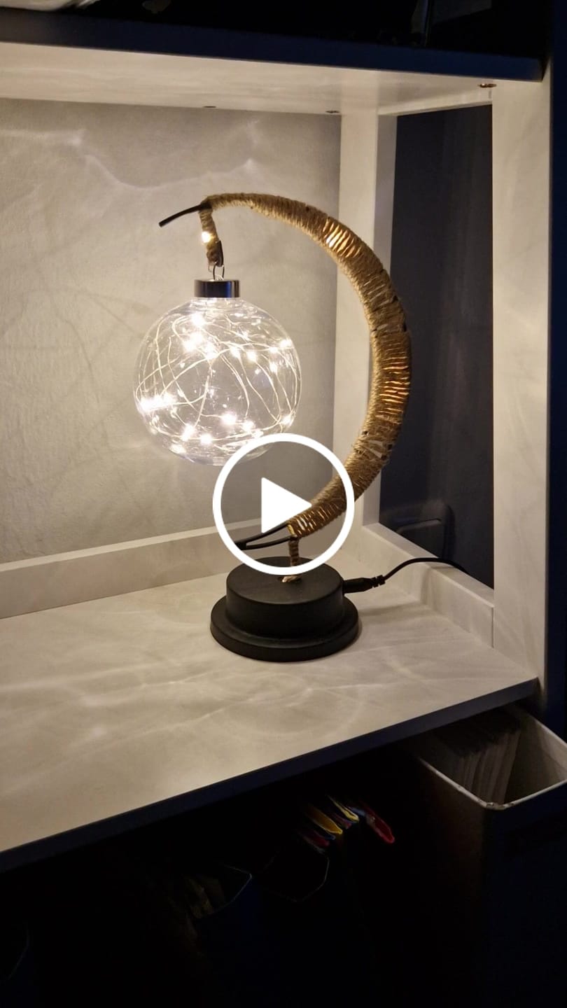 Customer video review of Bäumlein® - Halbmond Lampe