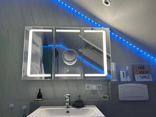 Customer photo review of SONNI Spiegelschrank mit Beleuchtung LED Edelstahl 3türig Spiegelschrank Bad mit Touchschalter und Steckdose