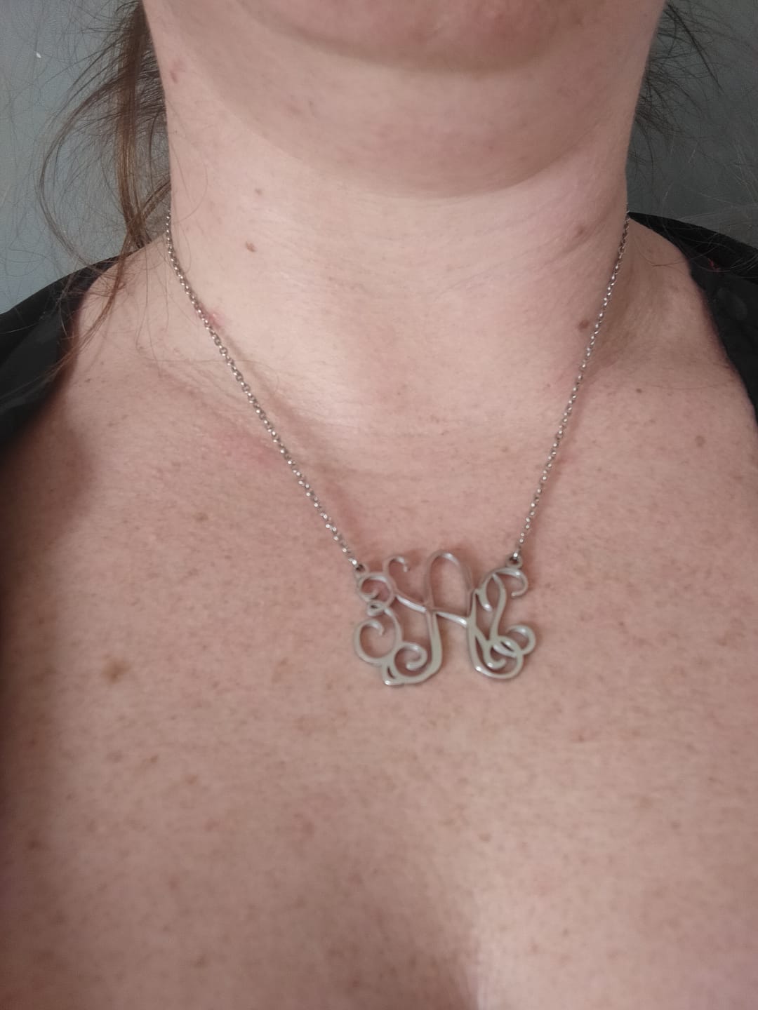 Customer photo review of Pendentif Monogramme Personnalisée