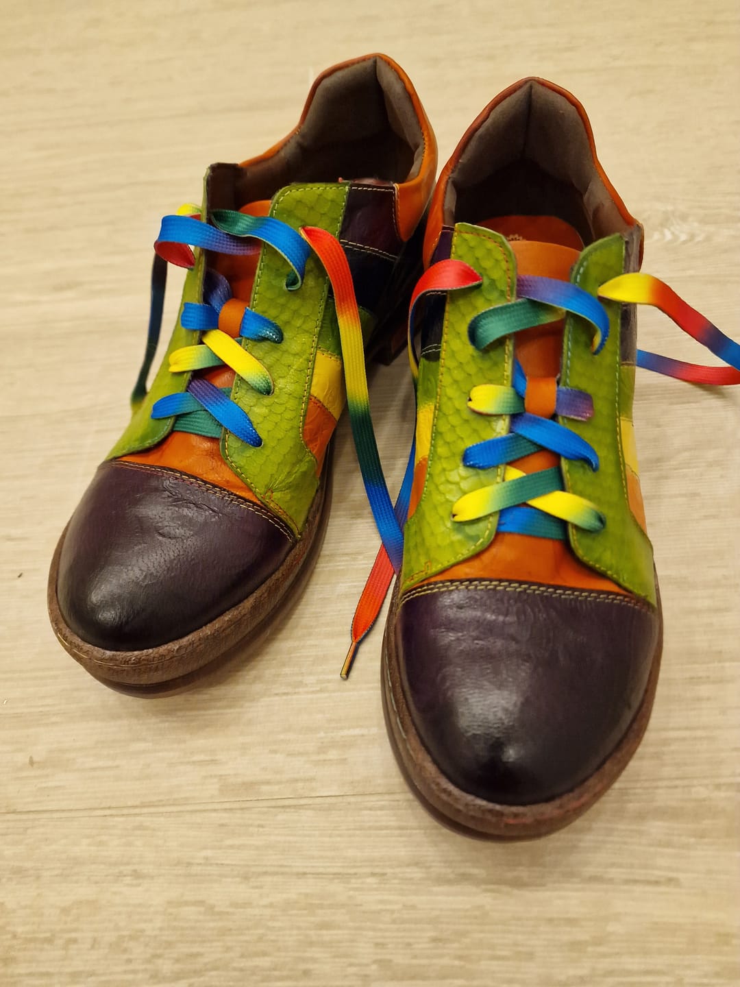 Customer photo review of Retro Hand-polished Rainbow Flat Shoes