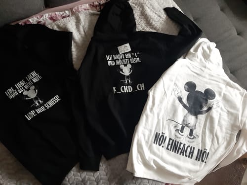 Customer photo review of ICH KAUFE EIN " I " MAUS Rückendruck Unisex Hoodie